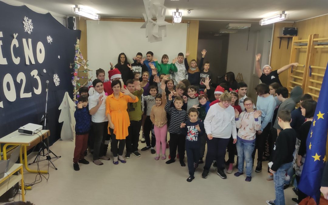 Veselo in razigrano za zaključek leta 2022